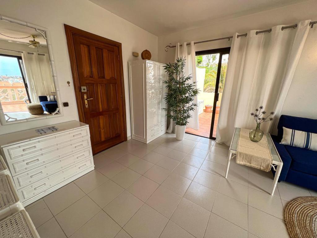 Paradise Seaview Apartment Адехе Екстериор снимка