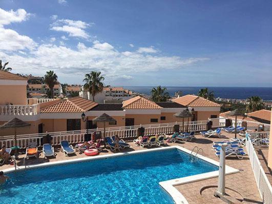 Paradise Seaview Apartment Адехе Екстериор снимка