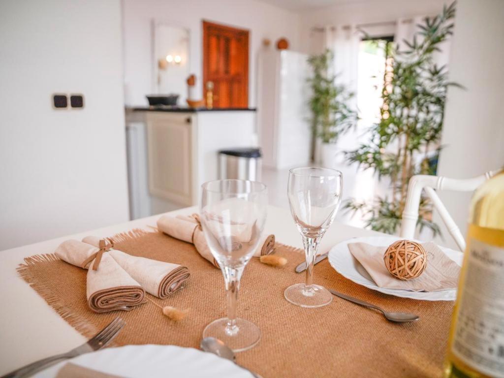 Paradise Seaview Apartment Адехе Екстериор снимка