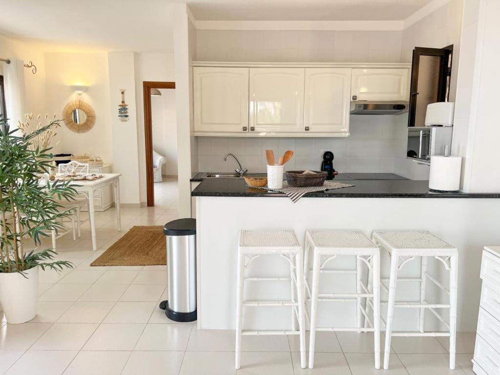 Paradise Seaview Apartment Адехе Екстериор снимка